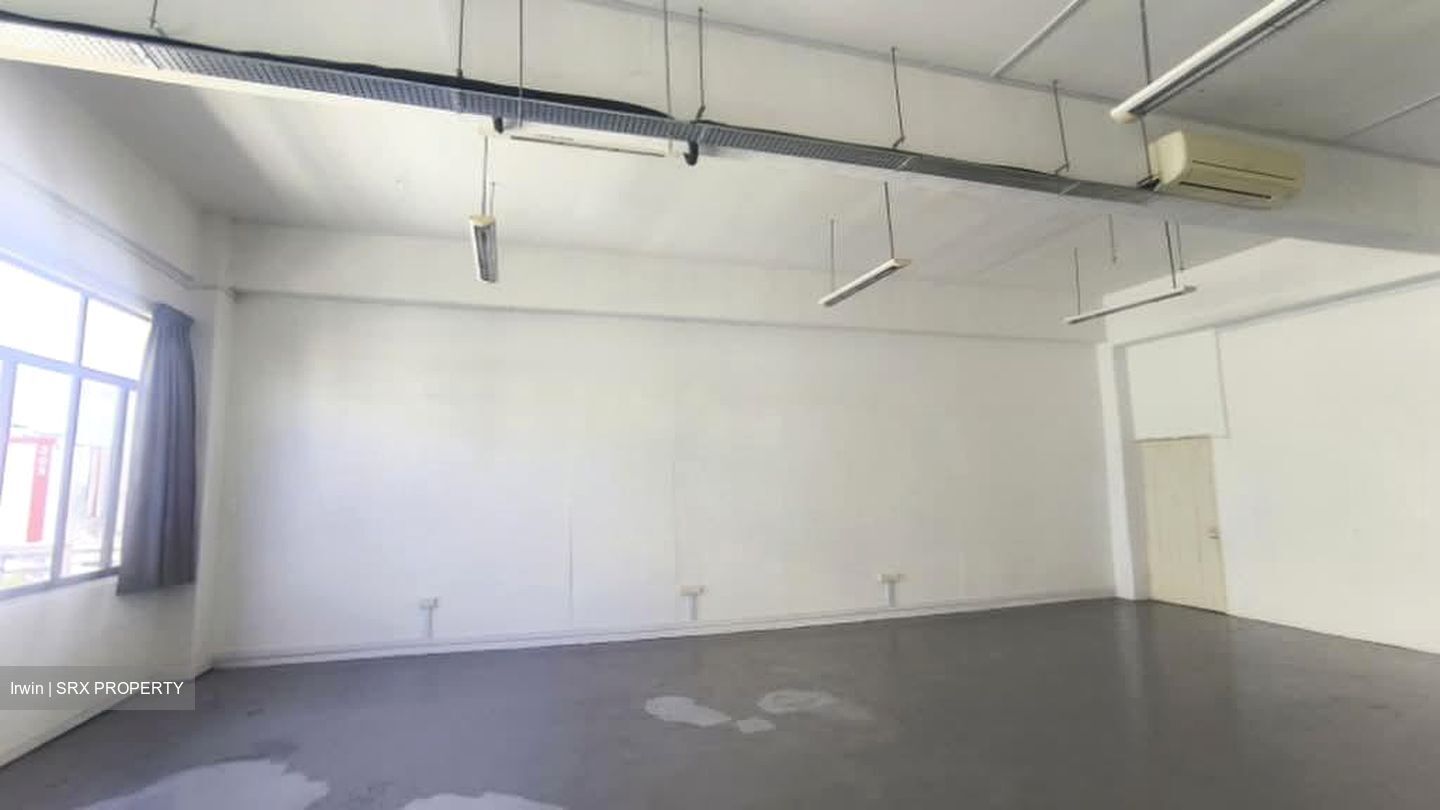 Sin Cheong Building (D20), Factory #585397701